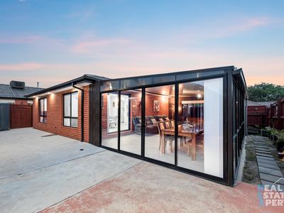 18 Linmac Drive, Hampton Park