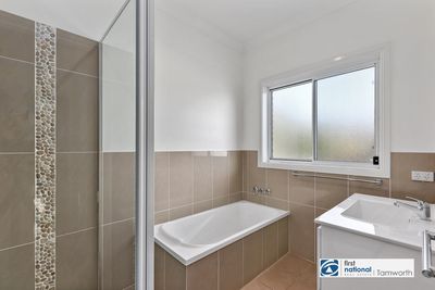 27 Windmill Drive, Tamworth