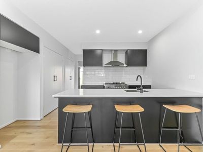 17 Chesney Rise, Officer