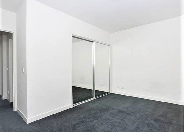 8 Greenham Place, Footscray