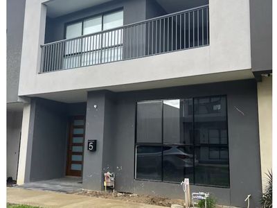 5 Powell Way, Cranbourne West