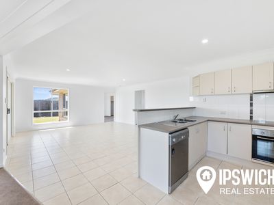 1 Peregrine Drive, Lowood