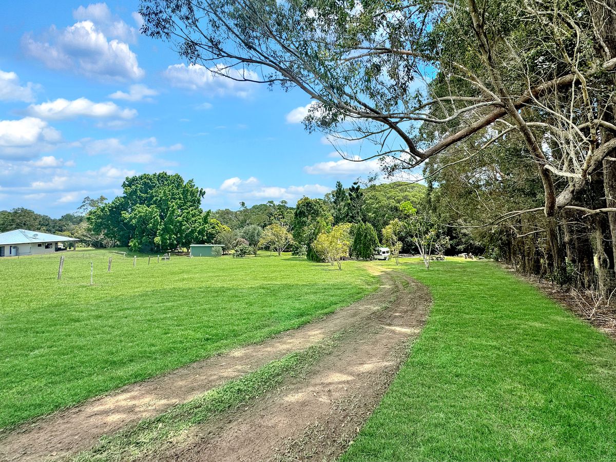 48 Russell Road West, Lake Eacham