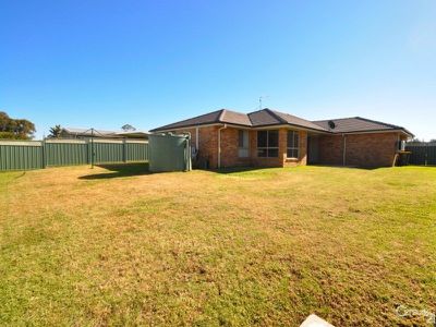 16 Lansdowne Drive, Dubbo