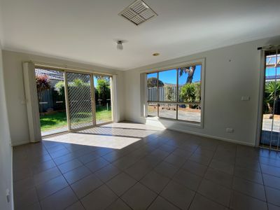 30 Clearwater Rise Parade, Truganina