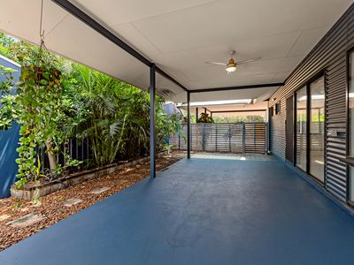 16 Anea Brace, Bilingurr