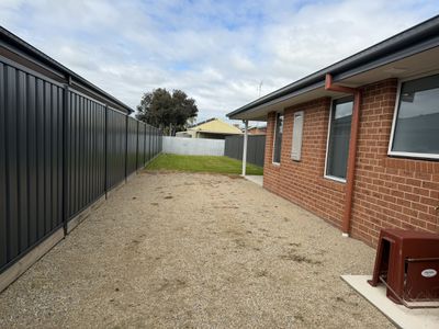 28 Lewis Crescent, Finley