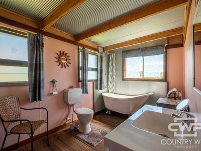 2718 Torrington Road, Torrington