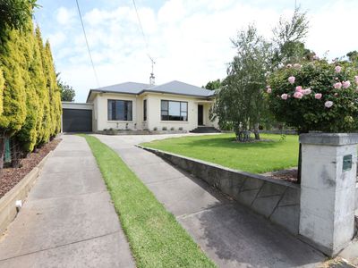 84 Lake Terrace East, Mount Gambier