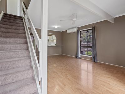 5 / 4 Arac Street, Woodridge