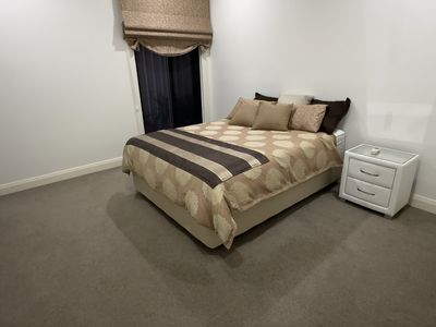 145 Barnes Boulevard, Horsham