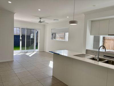 68 Balun Wy, Redland Bay