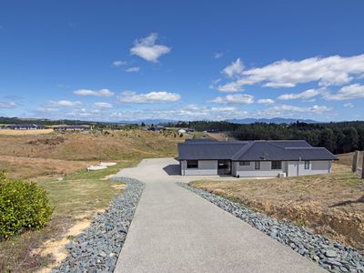 59 Galeo Road, Redwood Valley