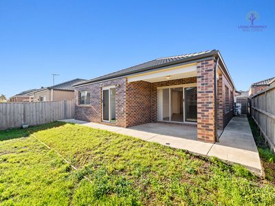 13 Aylesbury Avenue, Truganina