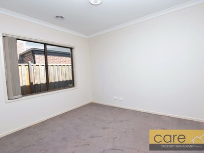 38 Peridot Avenue, Officer