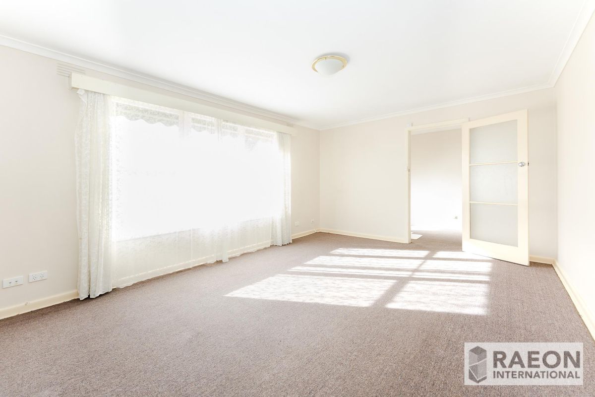 2/12 Pine Way, Doncaster East