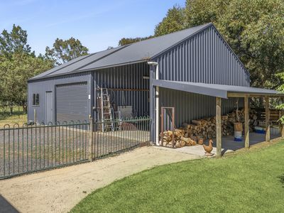 12 Warncoort Cemetery Road, Warncoort