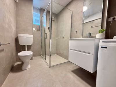 2 / 118 Holmes Road, Moonee Ponds