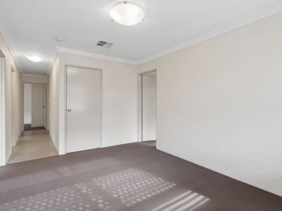 33 Januk Turn, South Guildford
