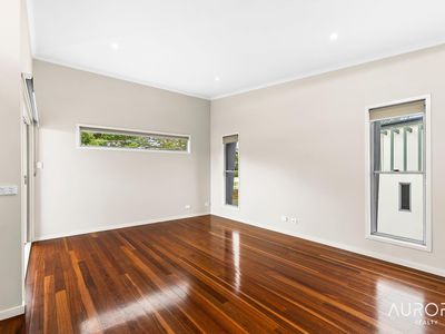 1/20 Barton Parade, Balmoral