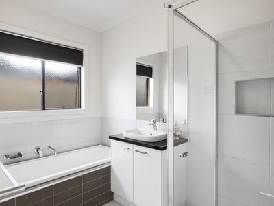 17 Kingfisher Drive, Wangaratta