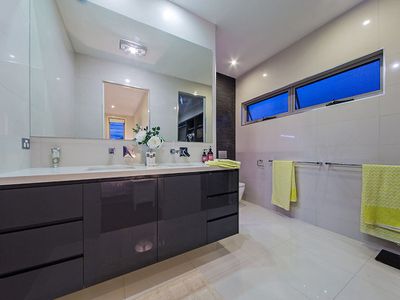 16 Foxwood Circuit, Wakerley