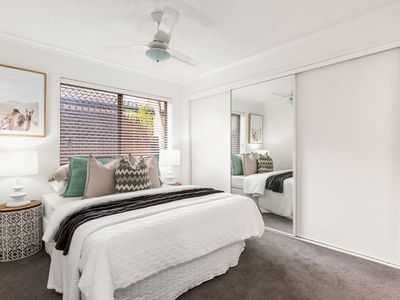 1 / 58 Lisson Grove, Wooloowin