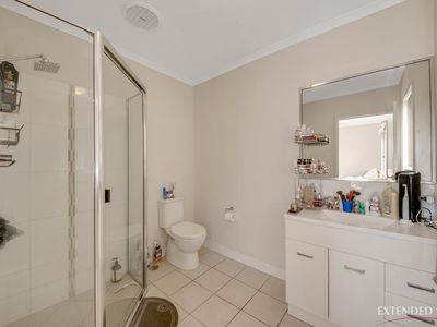 3 / 1 Collins Lane, Kin Kora