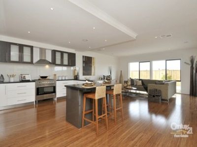 55 Mountainview Boulevard, Cranbourne North