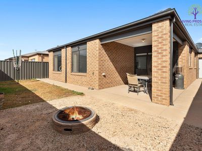 11 Hillcrest Parade, Tarneit
