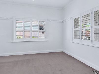 9 Farm Street, Newport