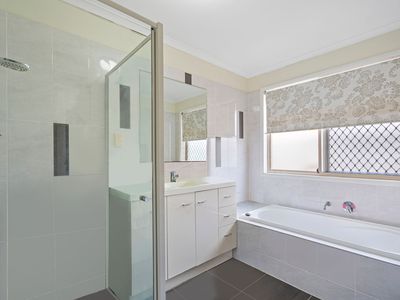 9 Ashvale Street, Flinders View