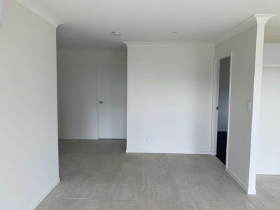 1 / 2 Herald Close, Kallangur