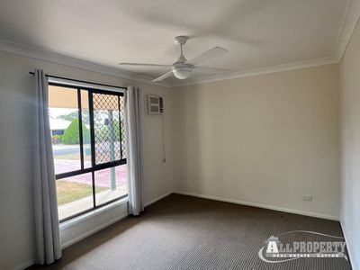 8 Davis Crescent, Gatton