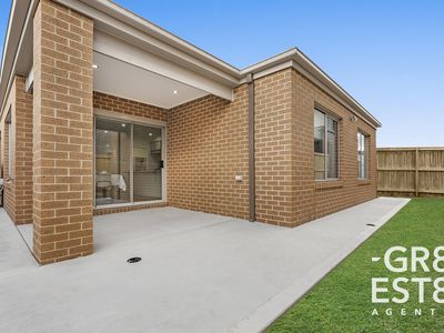 18 Aurora Drive, Cranbourne West
