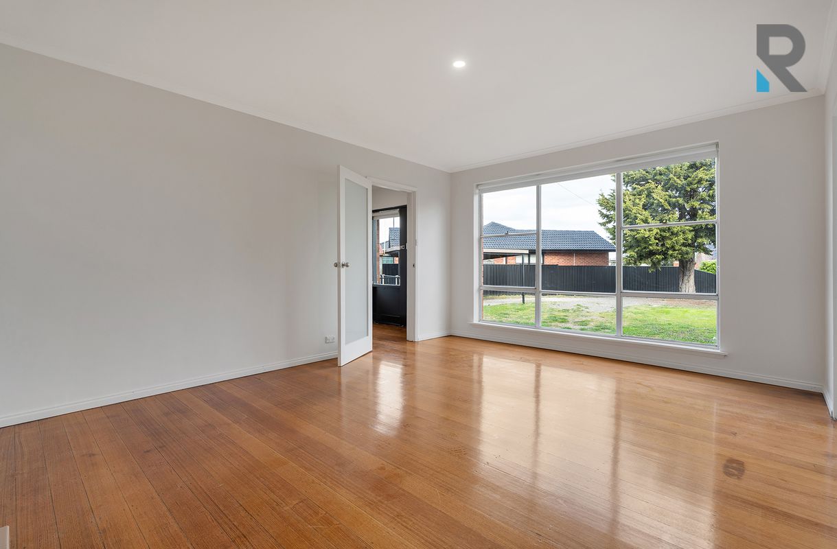 33 Rosedale Crescent, Dallas