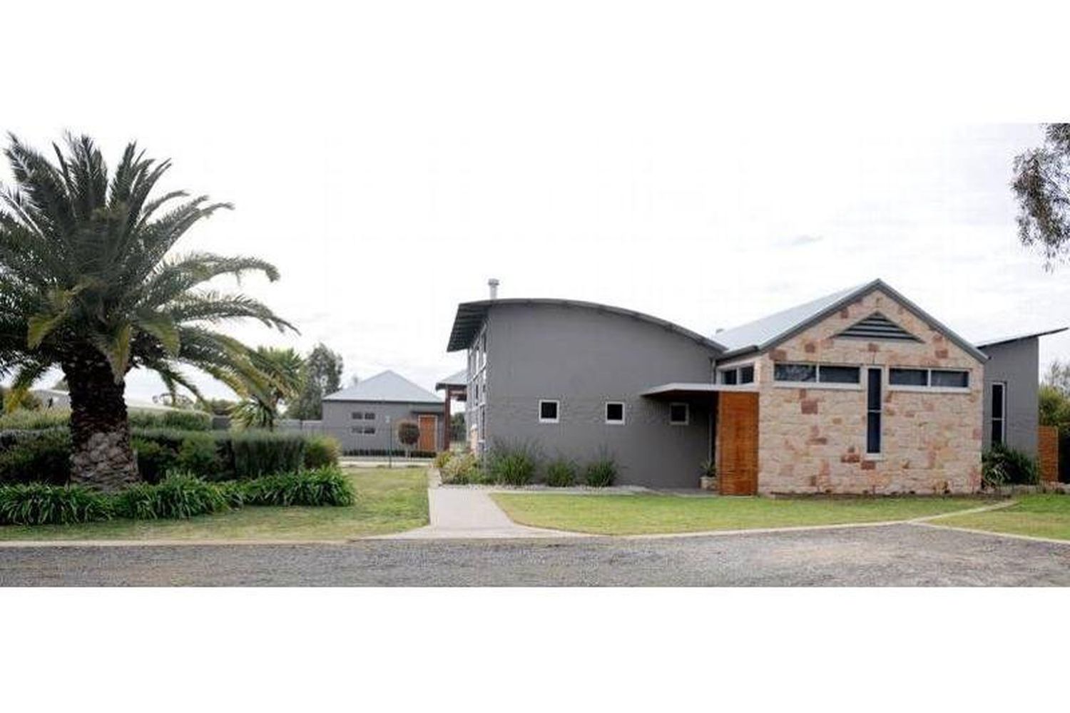 14 Velthuis Drive, Horsham