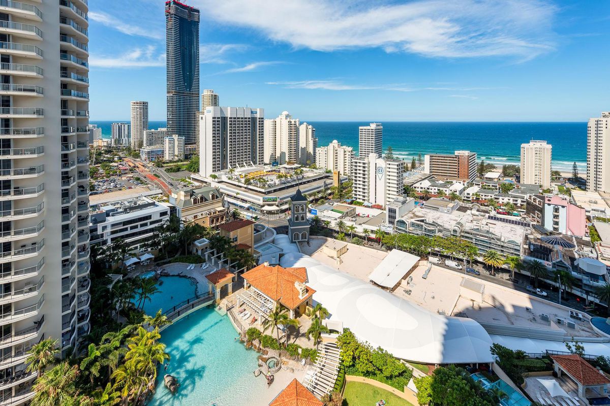 Holiday Lifestyle in the heart of Surfers Paradise! 