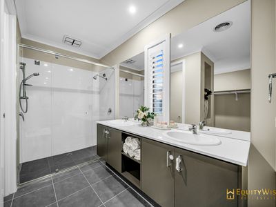 29 Pastille Road, Manor Lakes