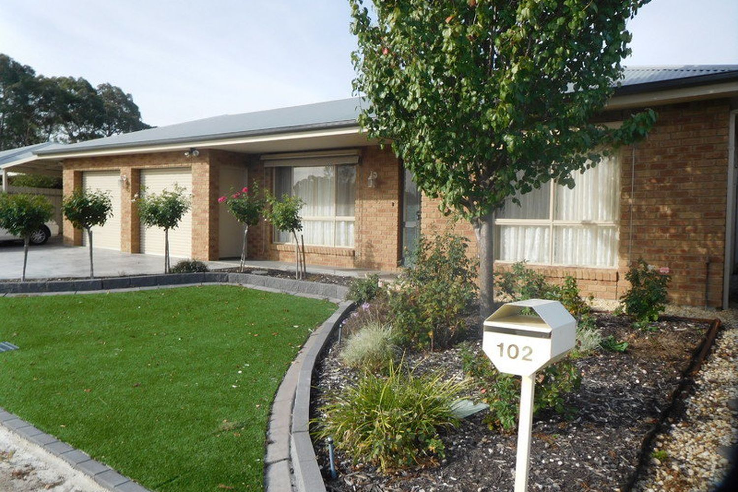 102 Peppertree Lane, Horsham