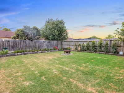 17 Tudor Road, Sunshine North