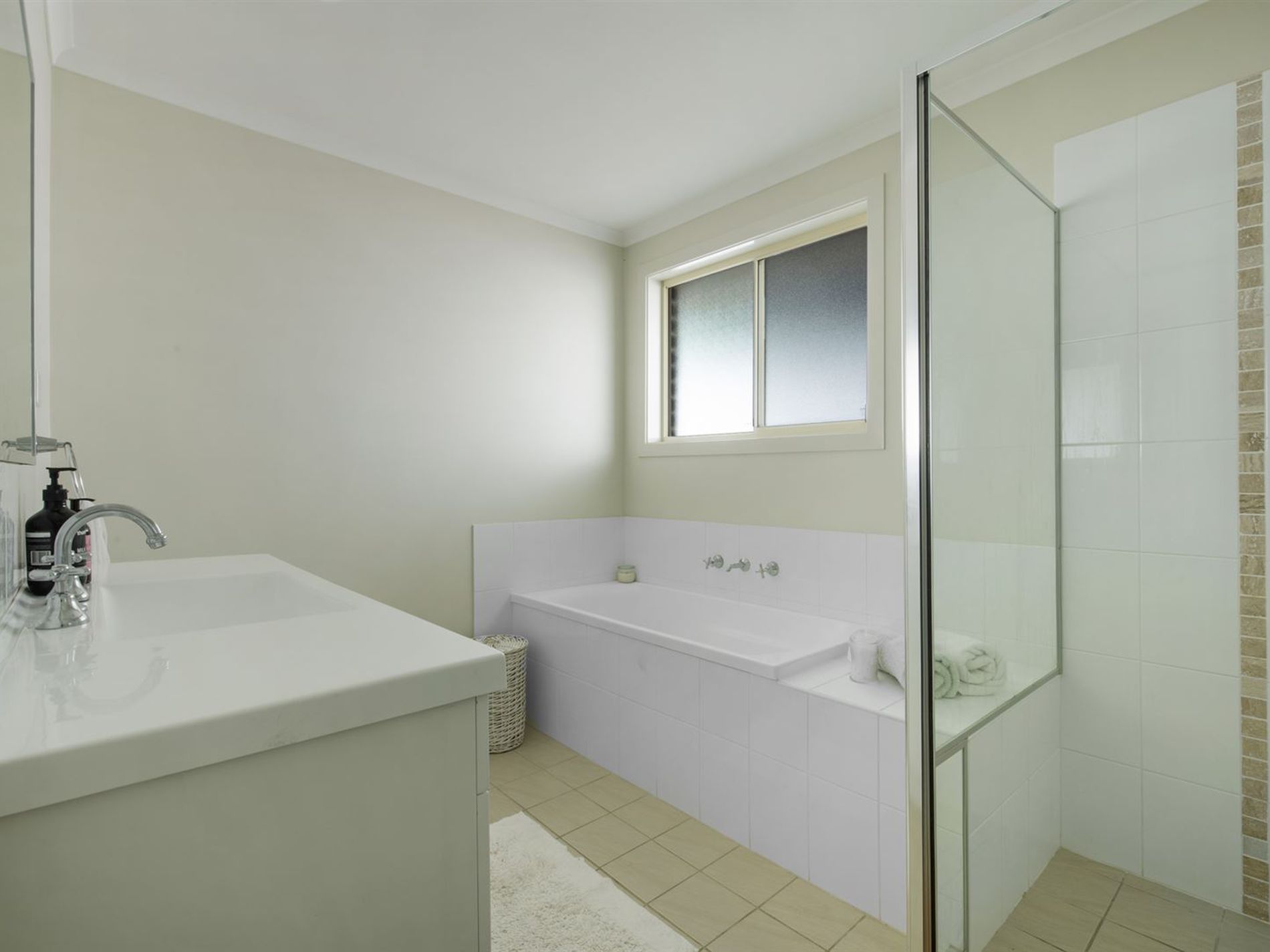 2 & 2a Huntingdale Drive, Mollymook