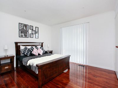 2 Cotham Square, Hampton Park