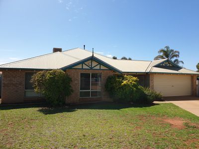 23 Hefron Circle, Somerville