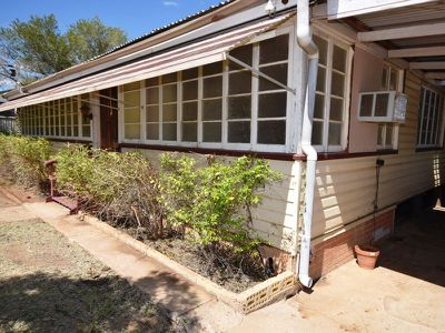 9 Quail Street, Longreach