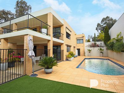 6 Knox Court, Kennington