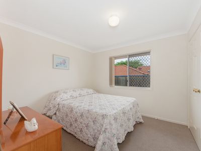 6 McDougall Close, Silkstone