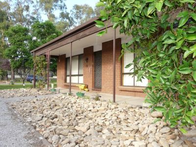 8 White Avenue, Tocumwal