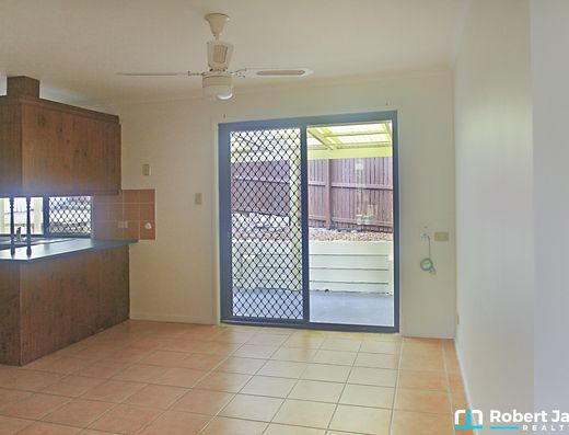 Noosa Heads Single Level Family Home with Resort Style Pool image 4