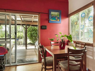 76 Princes Highway, Lake Tabourie